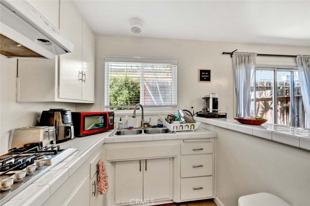 Interior, Kitchen, Tile Countertops