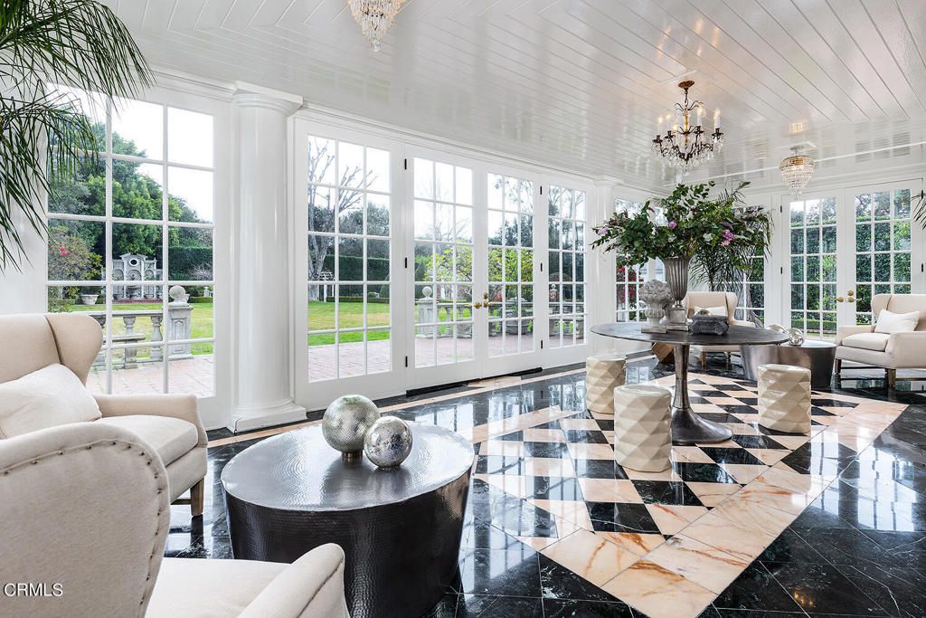 Chandelier, Interior, Living room, Sun Room