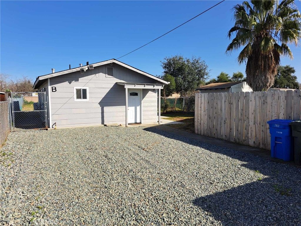 Backyard, Detached Garage, Exterior