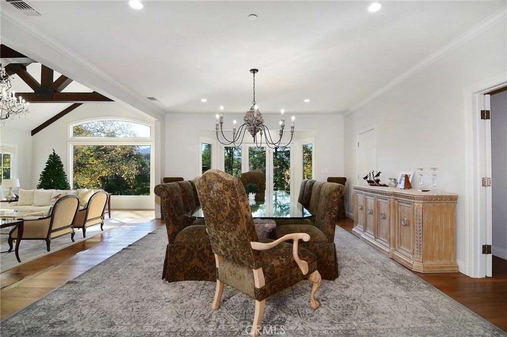 Chandelier, Dining room, Interior, Recessed Lighting, Wood Texture Flooring
