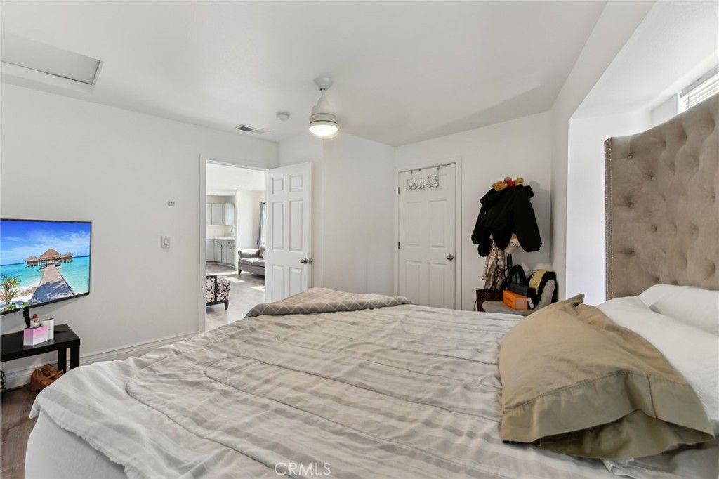 Bedroom, Interior, Water, Wood Texture Flooring
