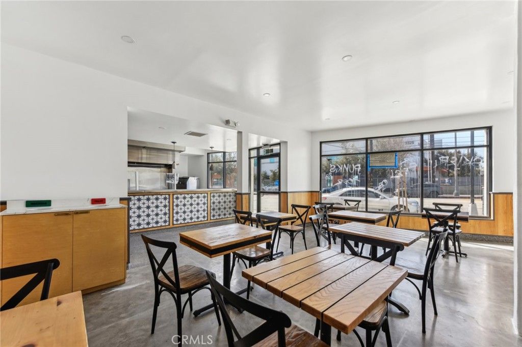 Dining room, Interior, Recessed Lighting