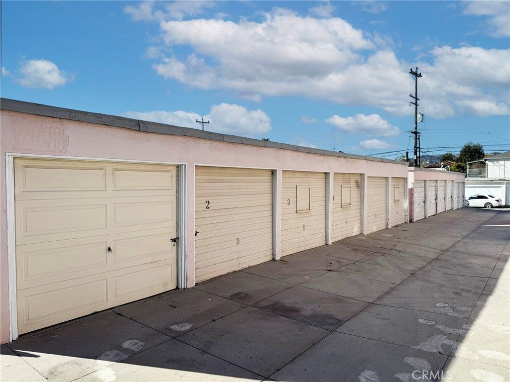Detached Garage, Exterior