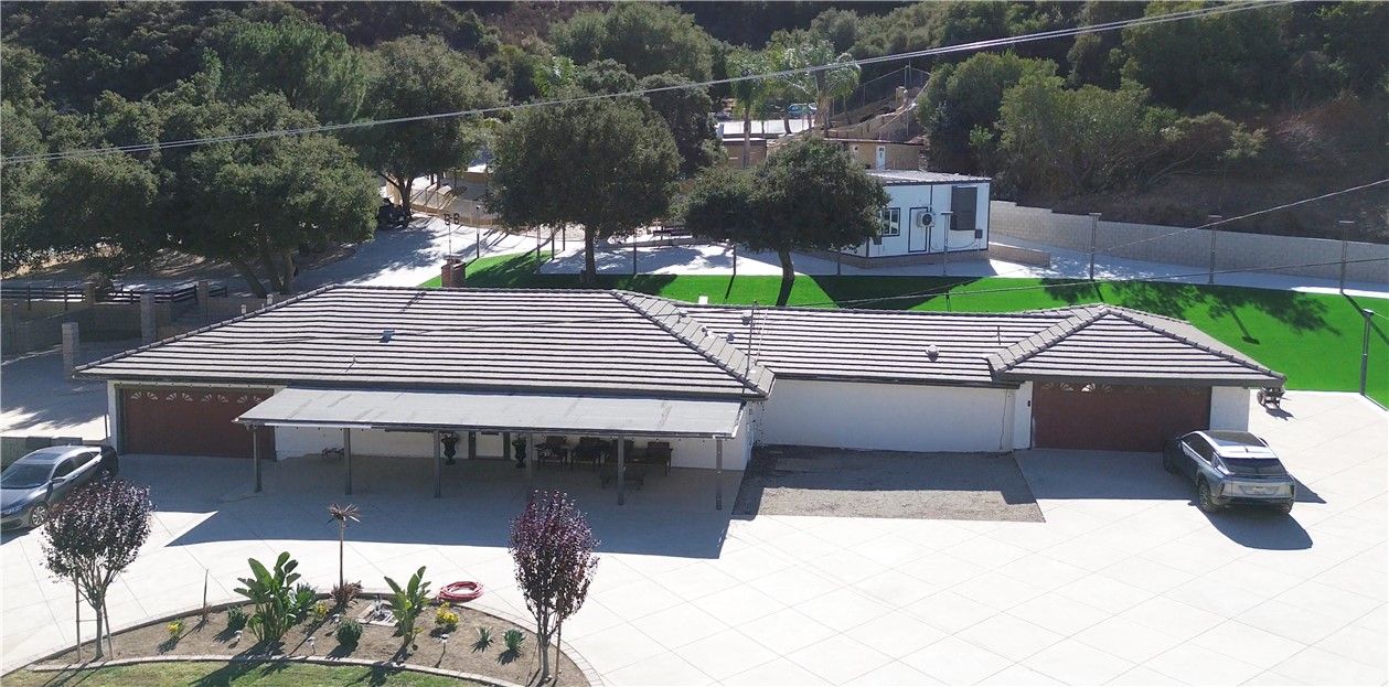 Exterior, Drone