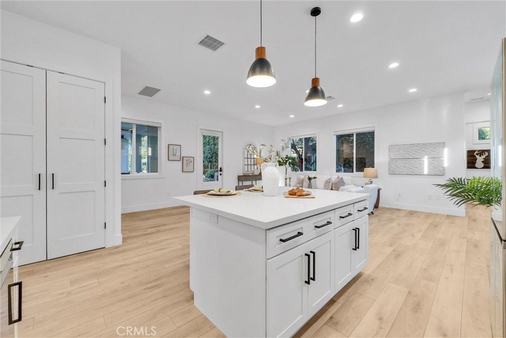 Interior, Kitchen, Living room, Pendant Lights, Recessed Lighting, Wood Texture Flooring