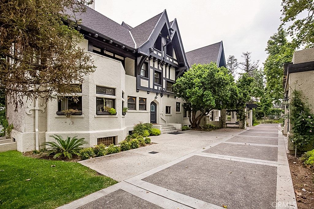 Exterior, Facade, Tudor Revival