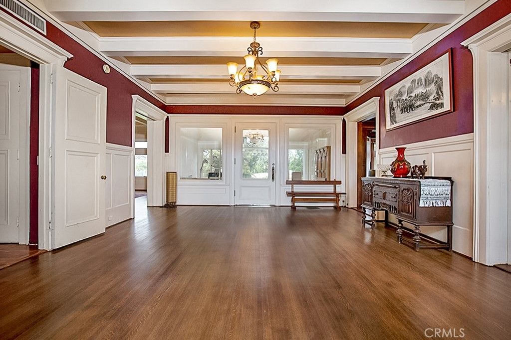 Chandelier, Empty room, Interior, Wood Texture Flooring