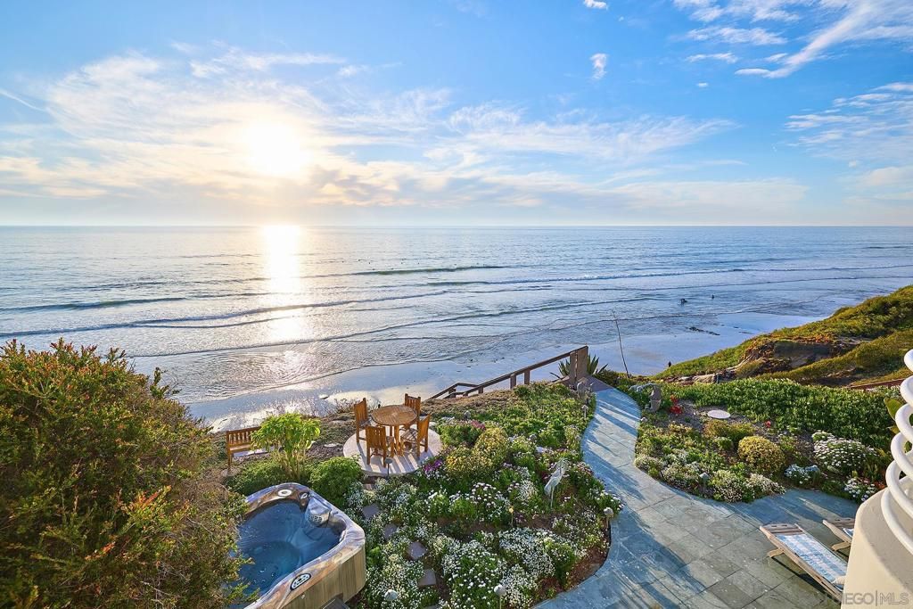 Exterior, Hot Tub