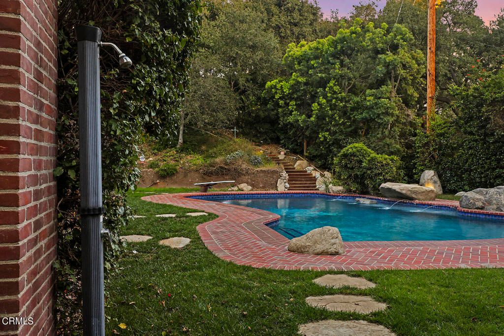 Exterior, Pool