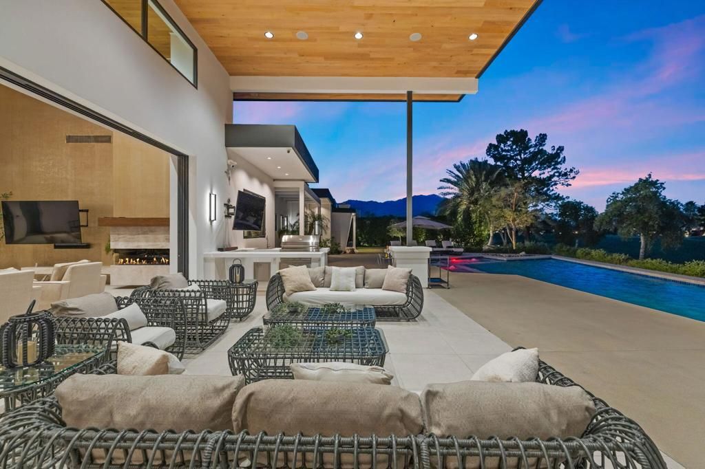 Exterior, Fireplace, Pool