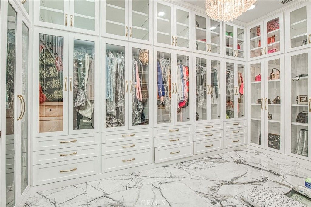 Chandelier, Interior, Marble, Recessed Lighting, Walk-in Closets