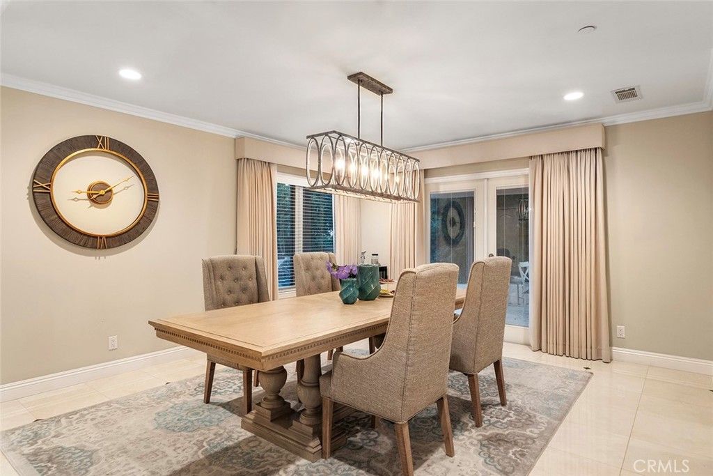 Dining room, Interior, Pendant Lights, Recessed Lighting