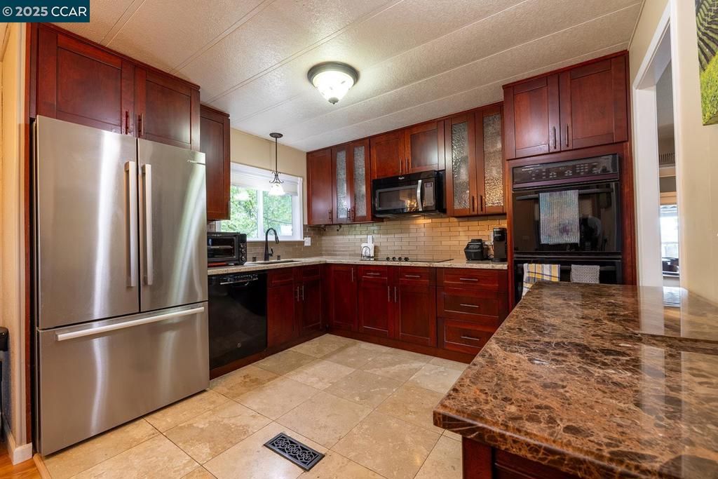 Interior, Kitchen, Pendant Lights, Stainless Steel Appliances