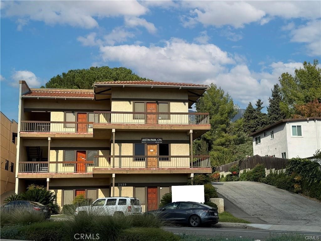 Exterior, Facade, Condo Building