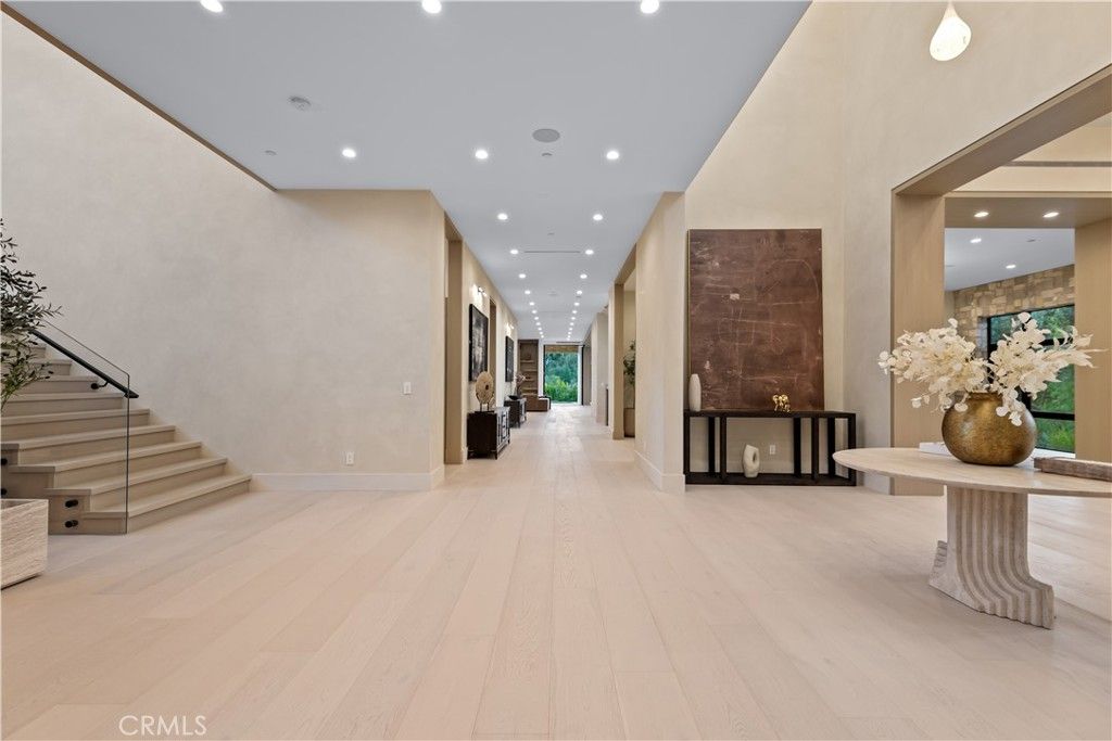 Interior, Recessed Lighting, Wood Texture Flooring