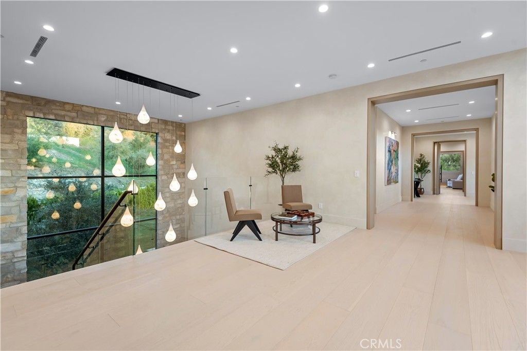 Interior, Pendant Lights, Recessed Lighting, Wood Texture Flooring