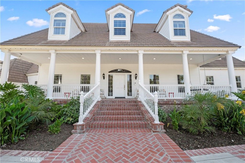 Exterior, Facade, American Foursquare