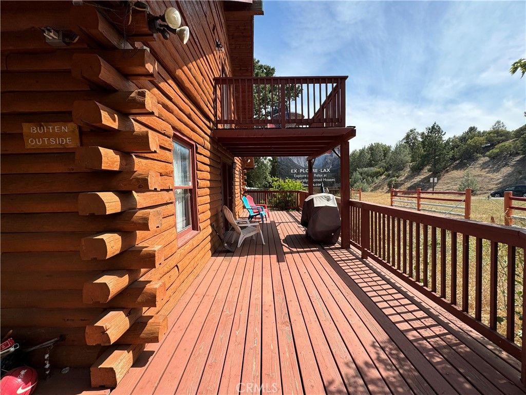 Exterior, Wood Texture Flooring