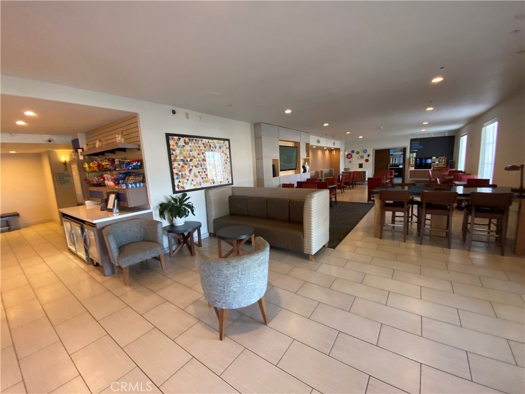 Dining room, Interior, Living room, Recessed Lighting