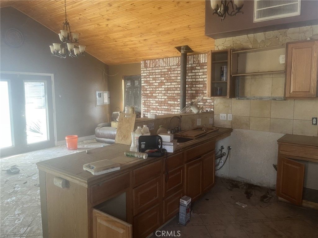 Chandelier, Interior, Kitchen, Living room, Wooden Ceilings