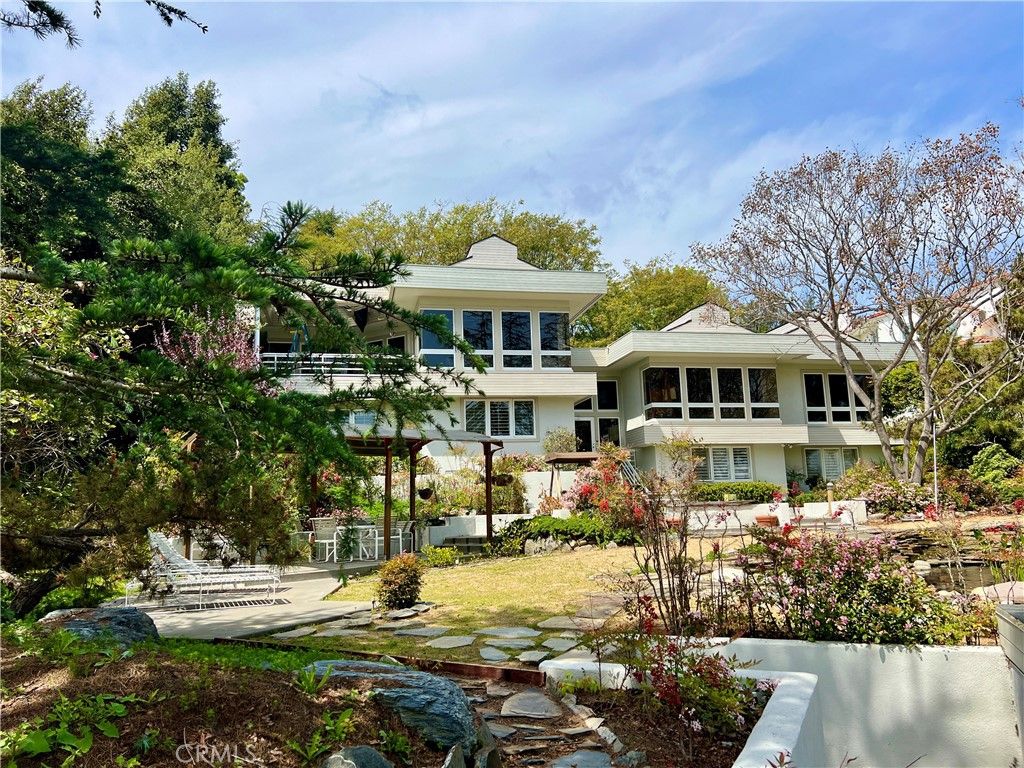Backyard, Exterior, Facade, American Foursquare