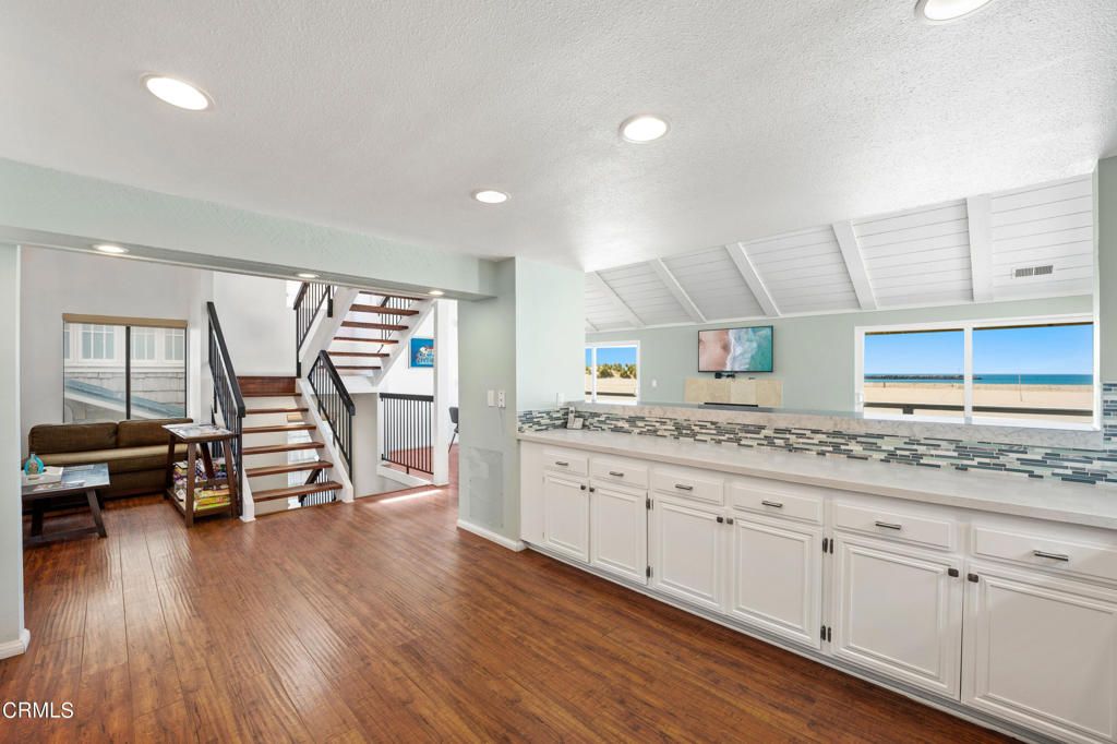 Interior, Kitchen, Recessed Lighting, Water, Wood Texture Flooring
