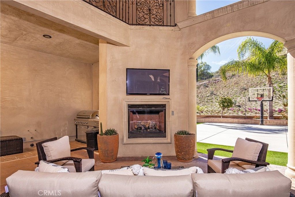 Exterior, Fireplace