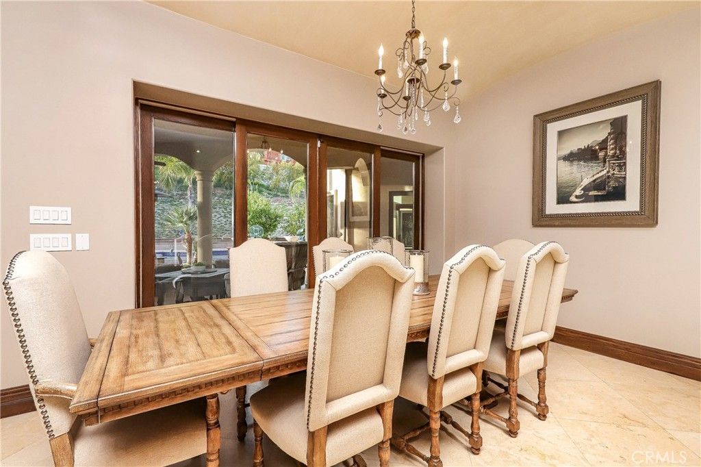 Chandelier, Dining room, Interior