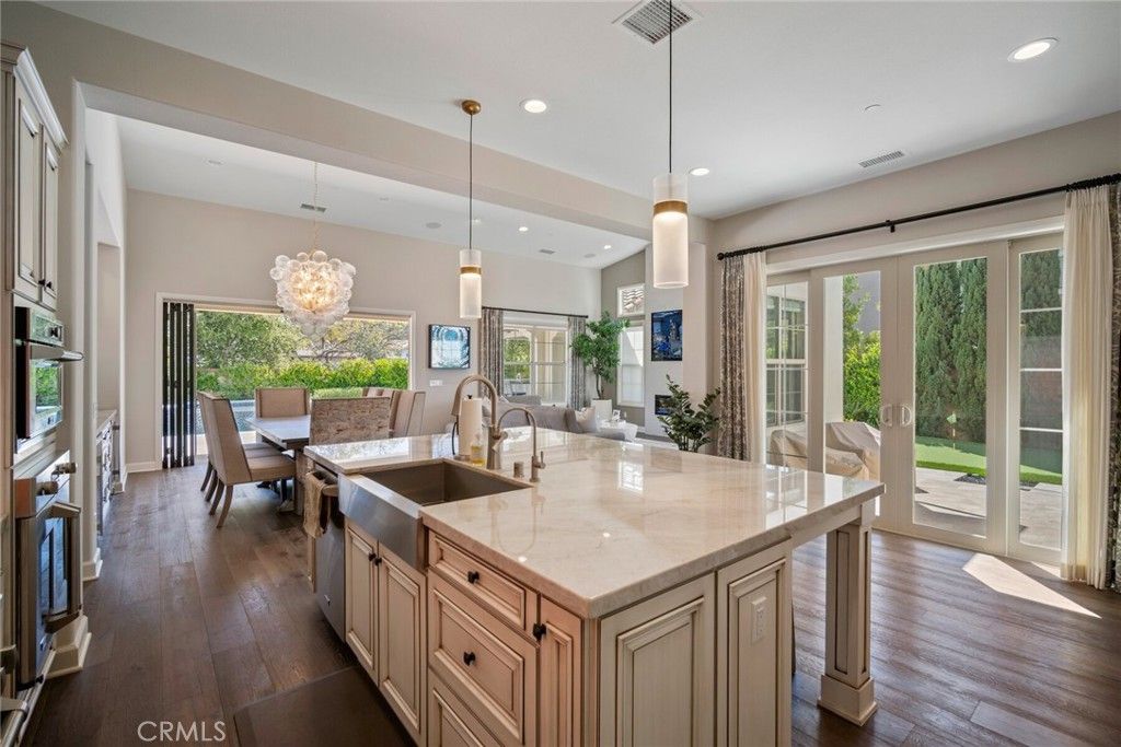Chandelier, Dining room, Interior, Kitchen, Pendant Lights, Recessed Lighting, Wood Texture Flooring