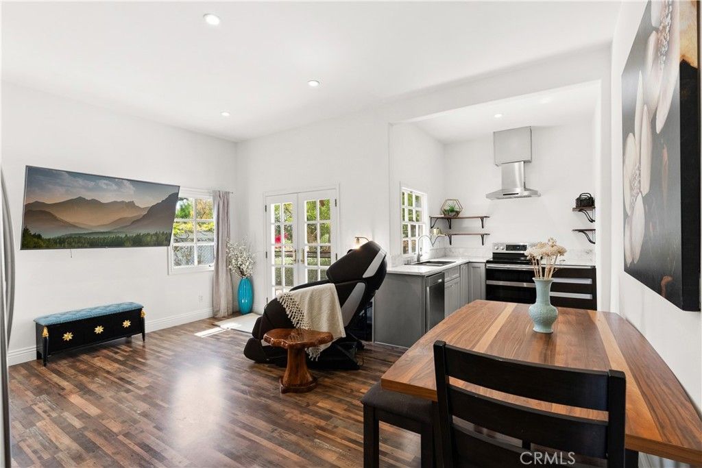 Dining room, Interior, Kitchen, Recessed Lighting, Wood Texture Flooring