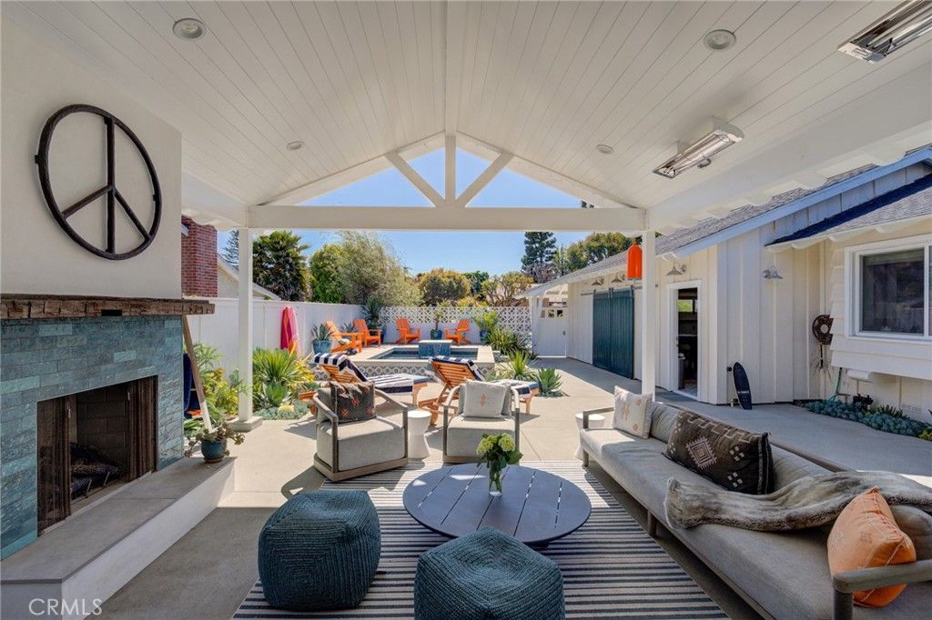 Exterior, Fireplace