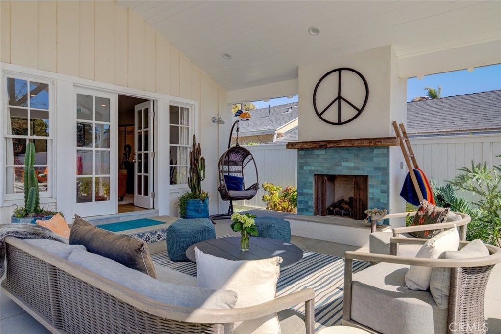Exterior, Fireplace