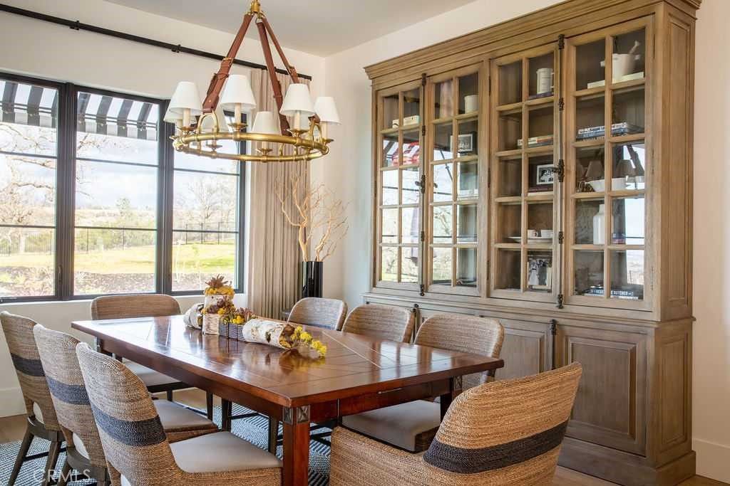 Chandelier, Dining room, Interior