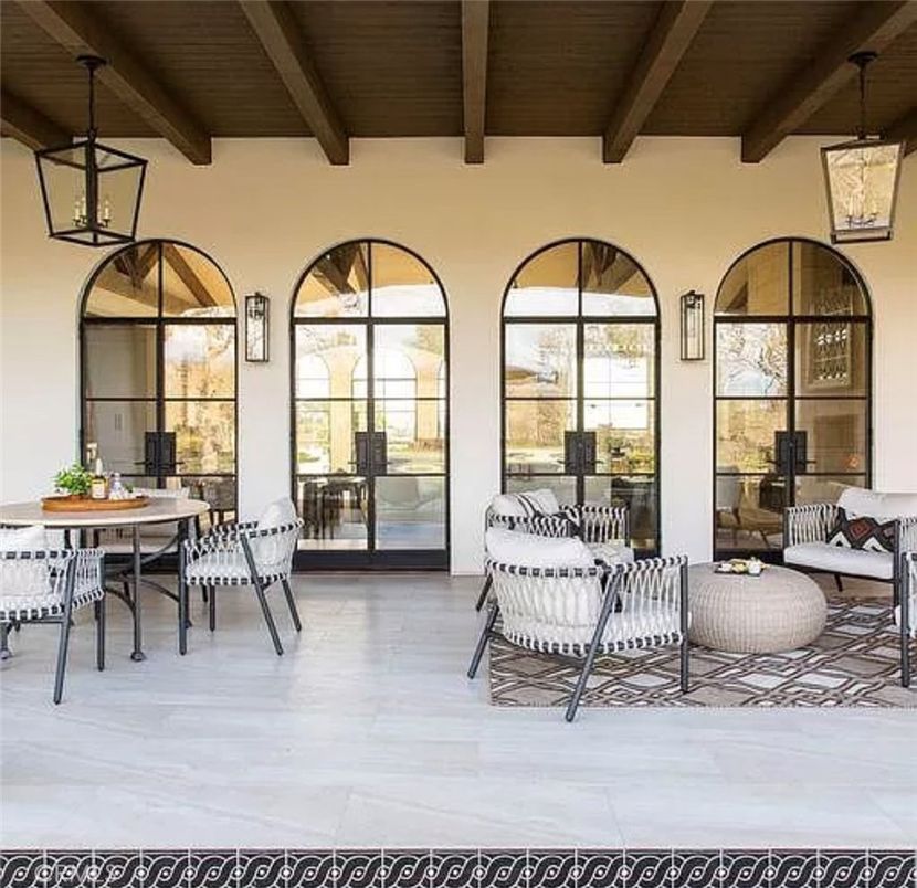Dining room, Interior, Pendant Lights, Wooden Beams, Wooden Ceilings