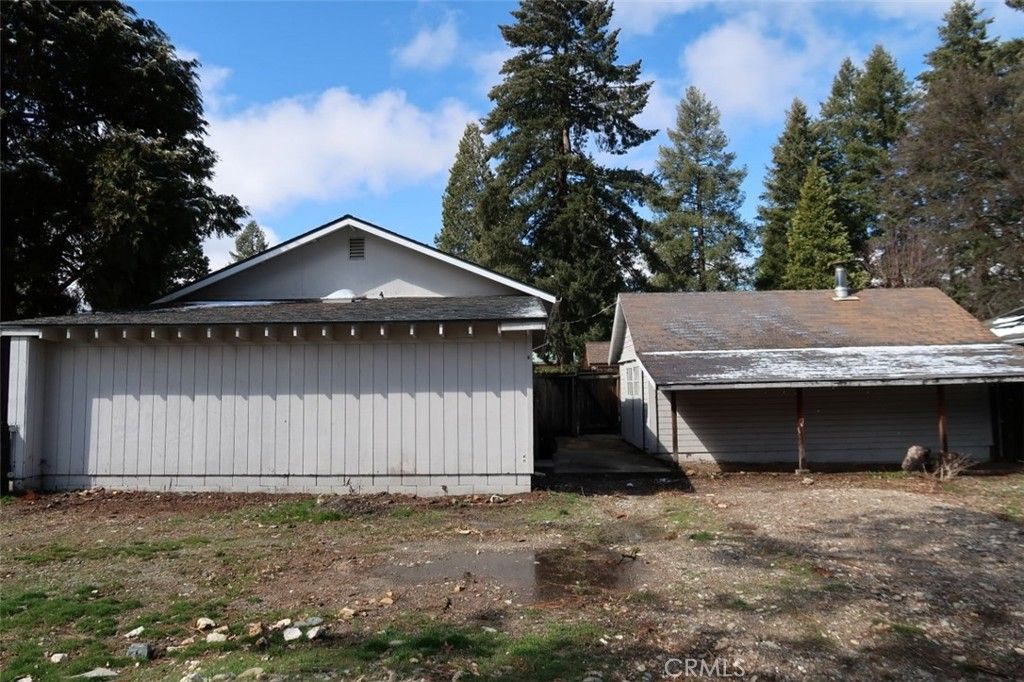 Backyard, Detached Garage, Exterior