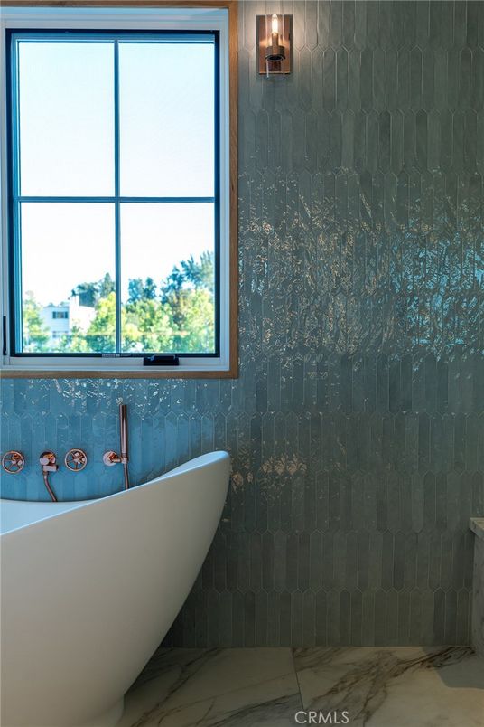 Bathroom, Free Standing Baths, Interior