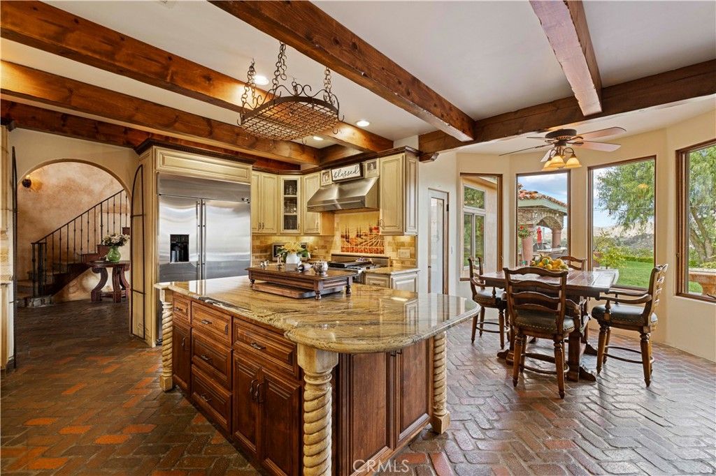 Chandelier, Dining room, Interior, Kitchen, Recessed Lighting, Stainless Steel Appliances, Wooden Beams