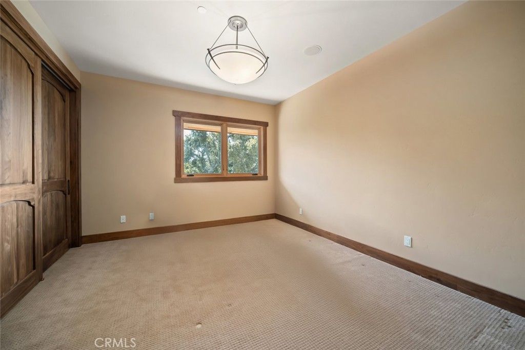 Empty room, Interior, Pendant Lights