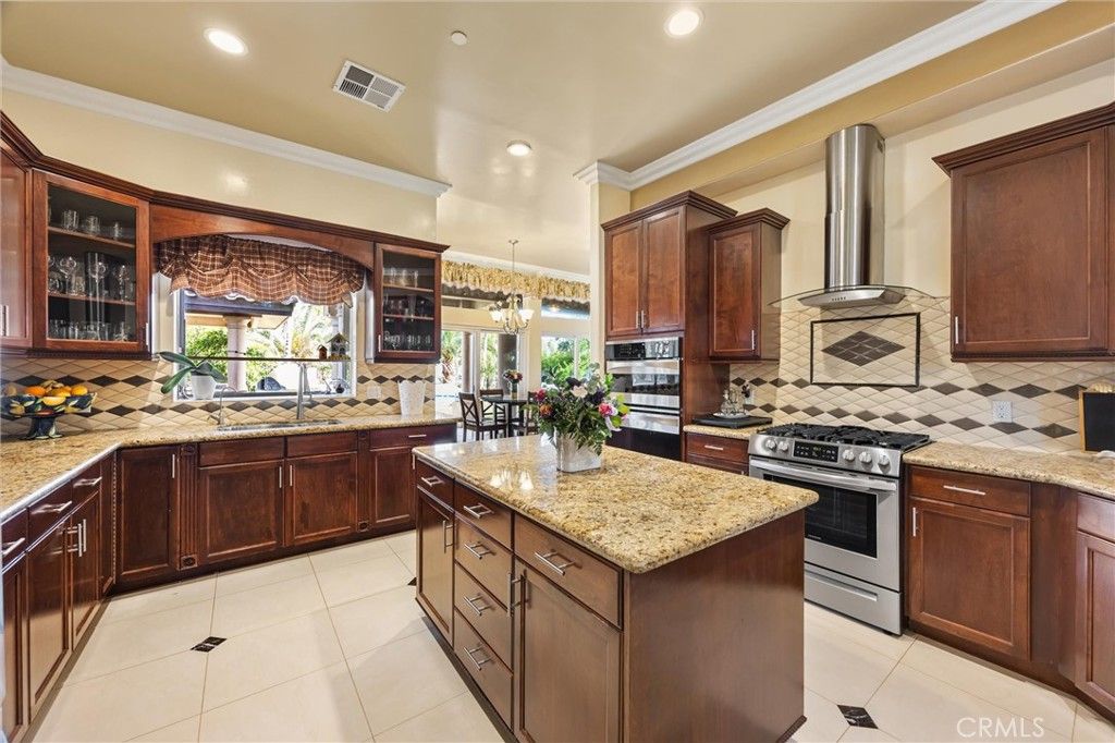 Chandelier, Interior, Kitchen, Recessed Lighting, Stainless Steel Appliances