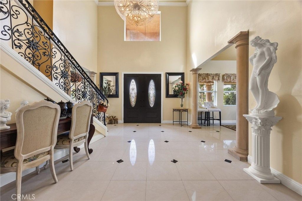 Chandelier, Dining room, Interior