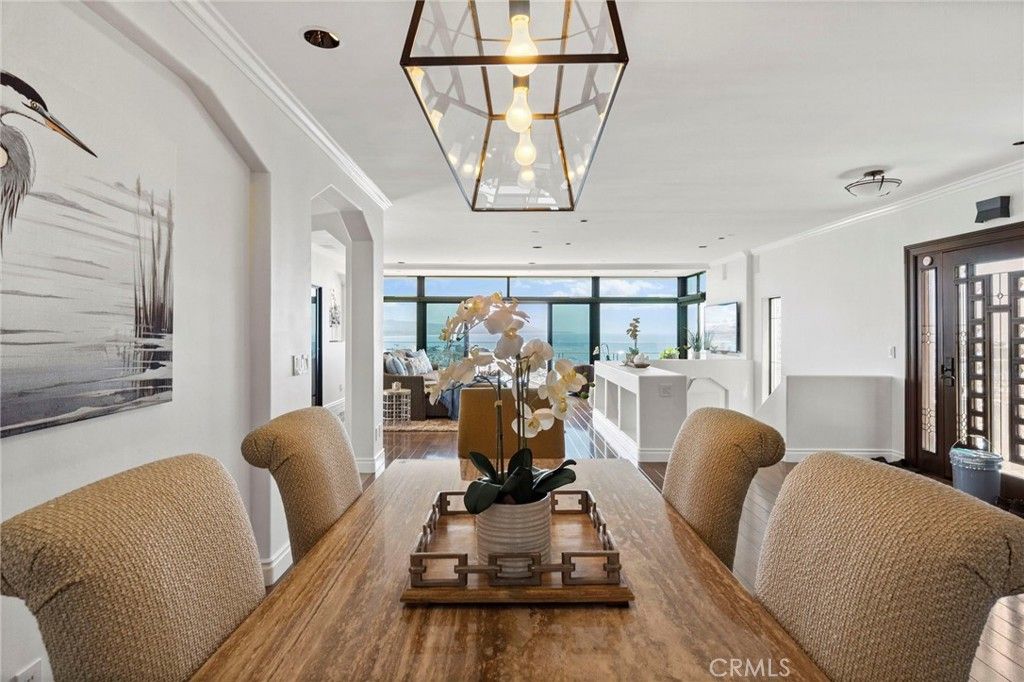 Dining room, Interior, Pendant Lights, Water, Wood Texture Flooring