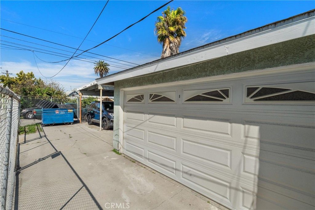 Detached Garage, Exterior