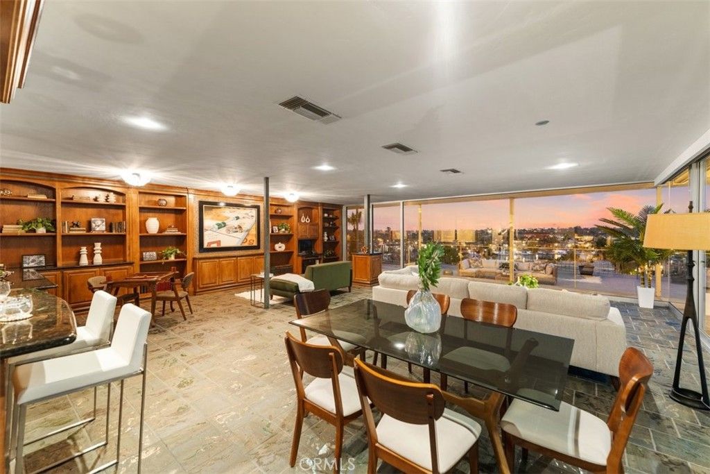 Dining room, Interior, Recessed Lighting