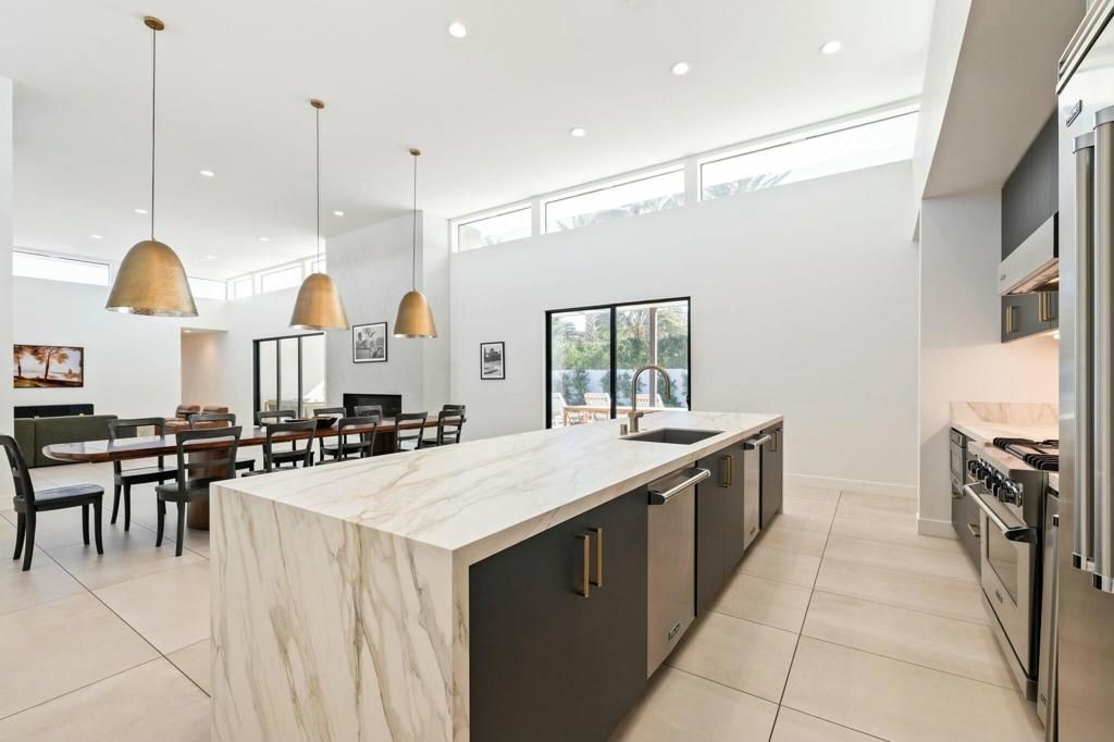Dining room, Interior, Kitchen, Pendant Lights, Recessed Lighting, Stainless Steel Appliances