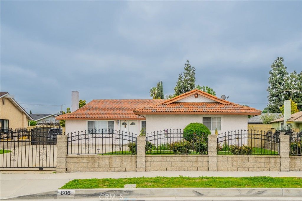 Exterior, Facade, Spanish Mediterranean