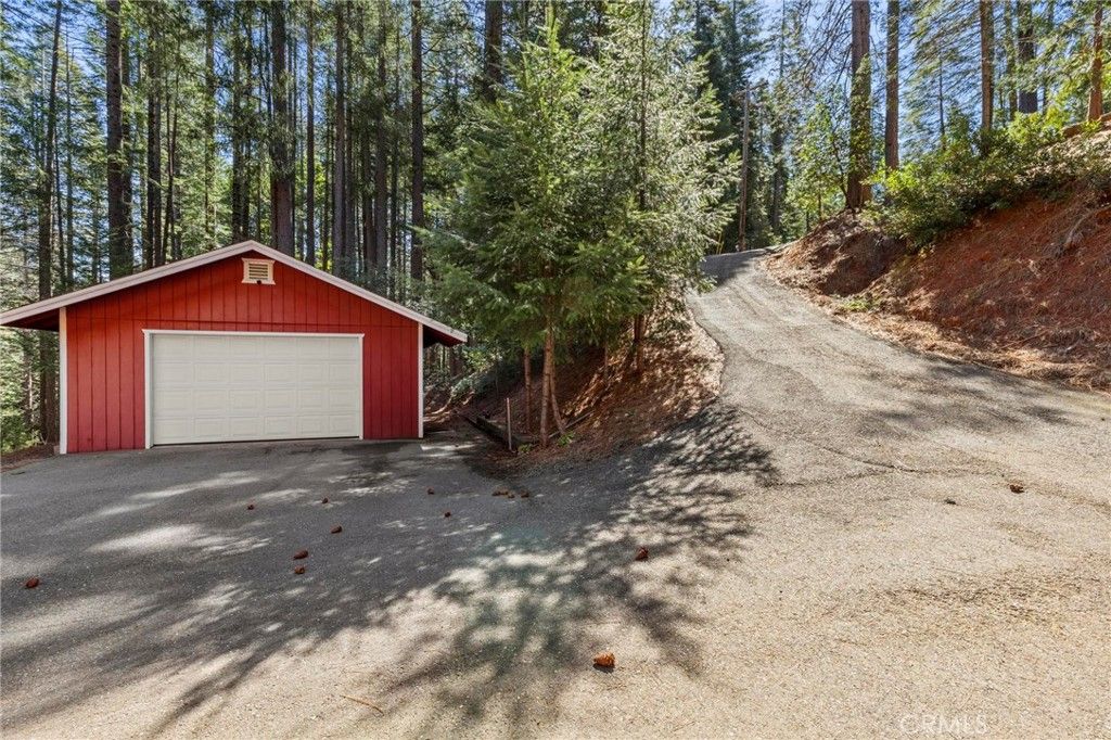 Detached Garage, Exterior