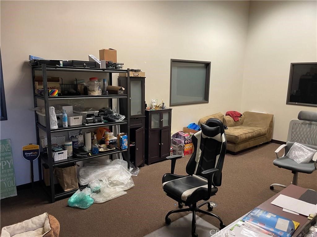 Home Office, Interior