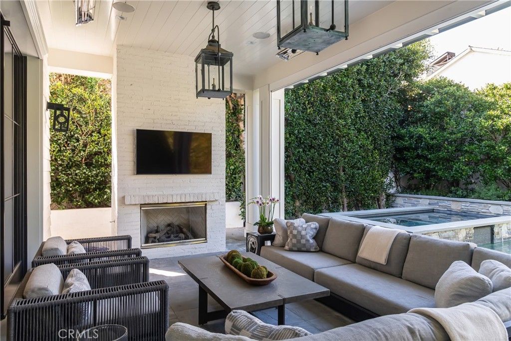 Exterior, Fireplace, Pool