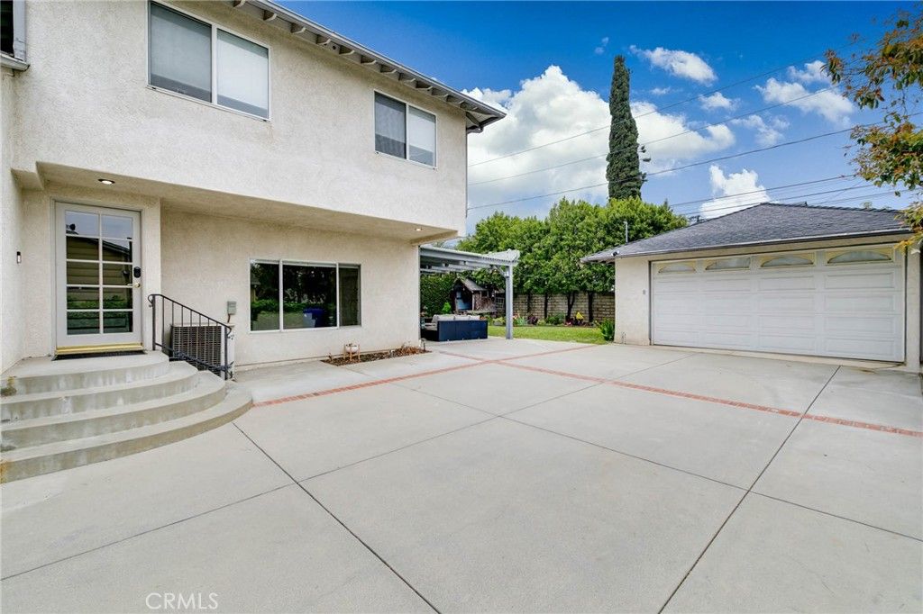 Backyard, Detached Garage, Exterior