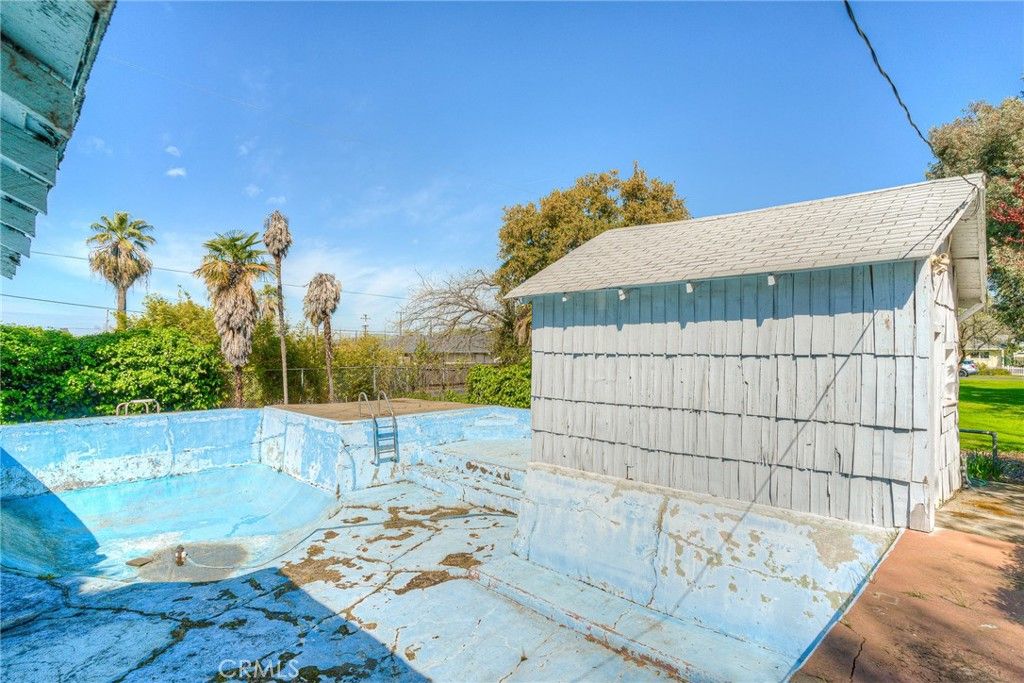 Detached Garage, Exterior, Pool